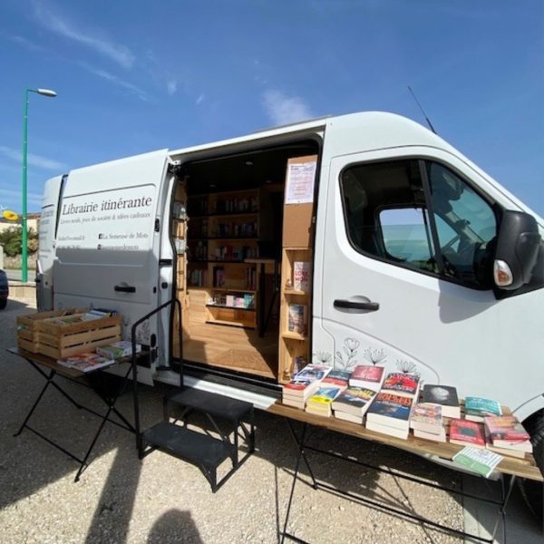 ardeche-la-librairie-itinerante-la-semeuse-de-mots